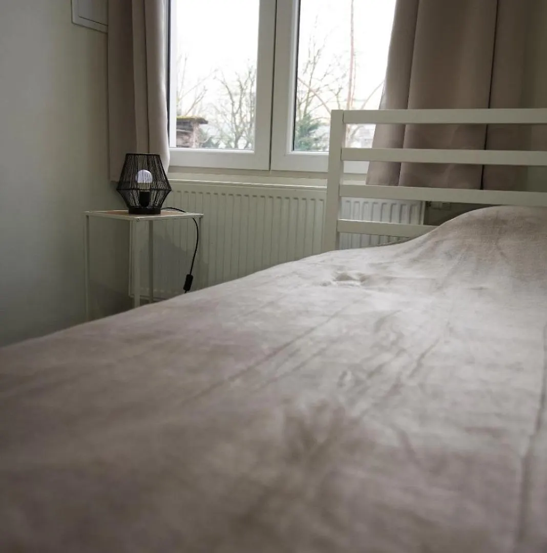 Cozy One-Bedroom Apartment أنتويرب