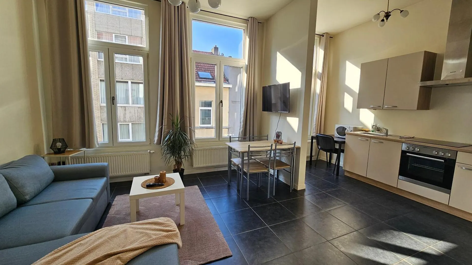 Cozy One-Bedroom Apartment أنتويرب