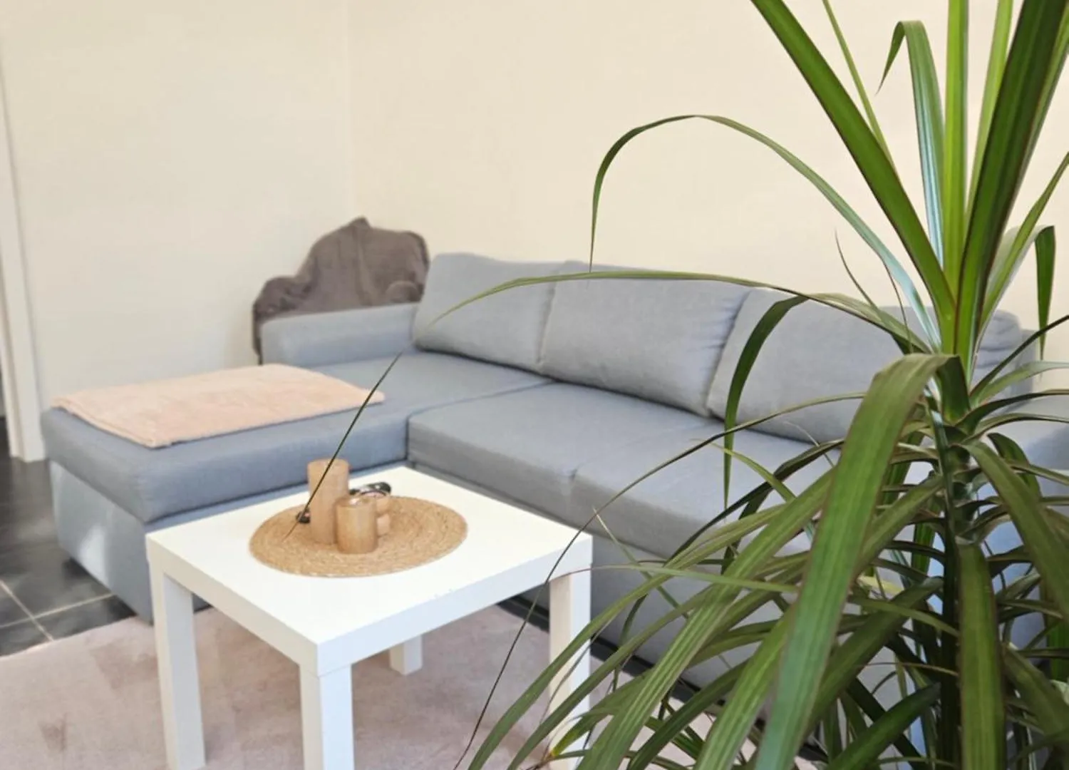 Cozy One-Bedroom Apartment أنتويرب